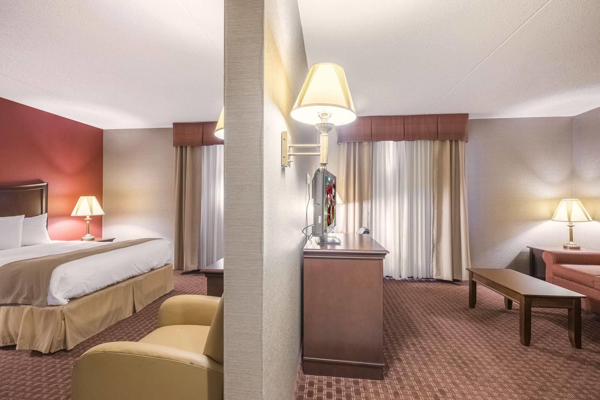 Quality Inn & Suites Owego Exteriér fotografie