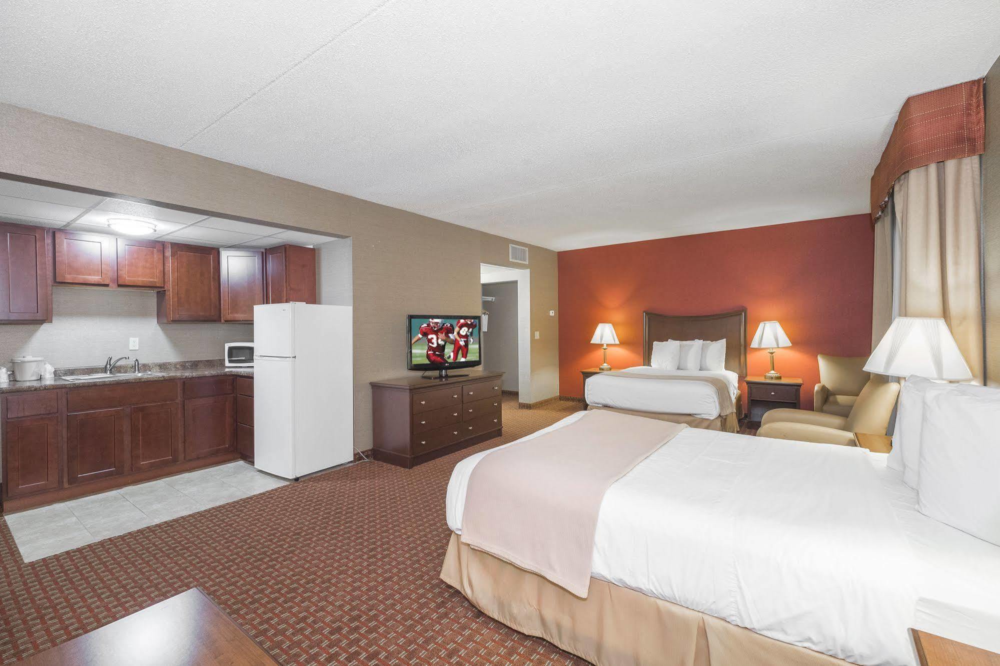 Quality Inn & Suites Owego Exteriér fotografie