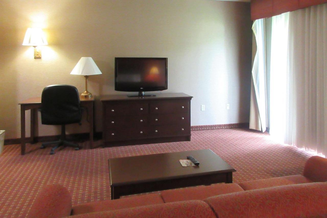 Quality Inn & Suites Owego Exteriér fotografie