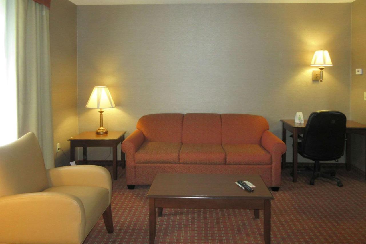 Quality Inn & Suites Owego Exteriér fotografie