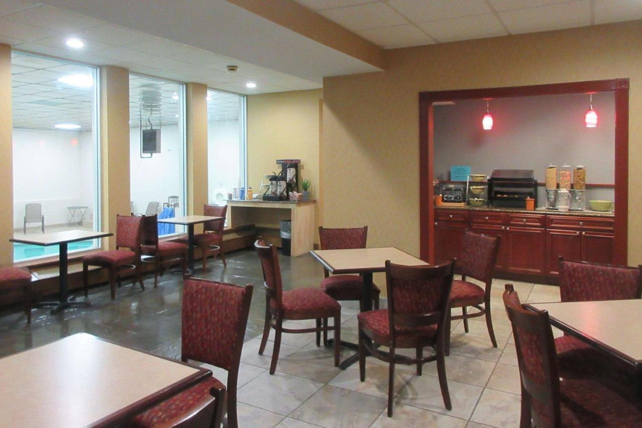 Quality Inn & Suites Owego Exteriér fotografie