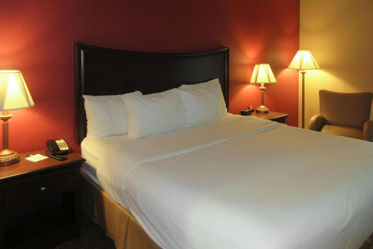 Quality Inn & Suites Owego Exteriér fotografie